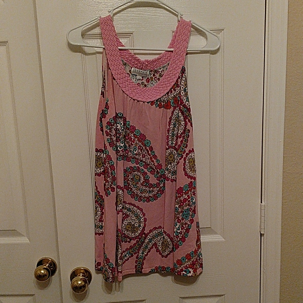 Scoop neck pink Paisley pattern top.