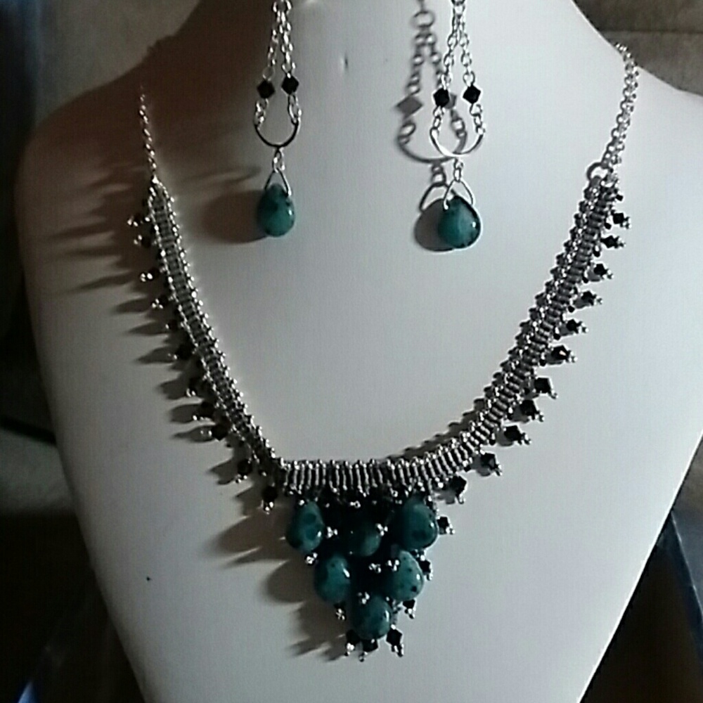 Necklace &earring set