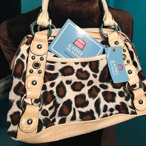 Kathy Van Zeeland leopard purse. - Picture 1 of 5