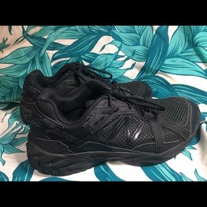 New Balance non slip work shoes