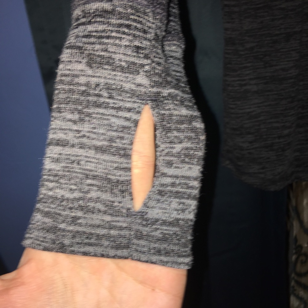 long sleeve!! - Picture 3 of 4