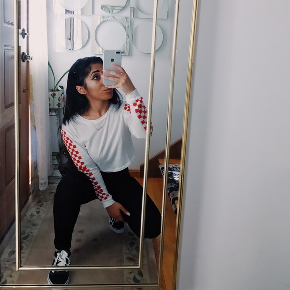 Meet ur posher! - Picture 3 of 4