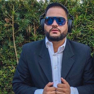 Meet your Posher, Emilio