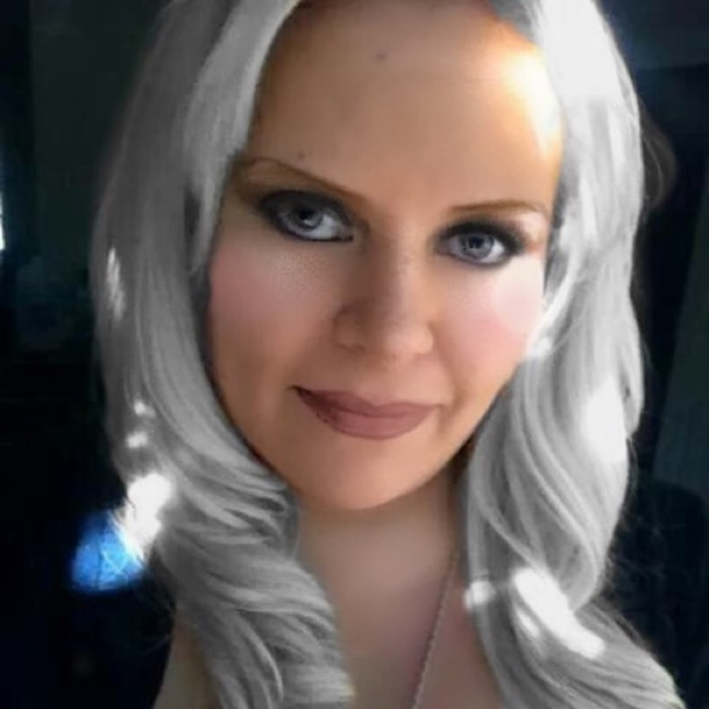 Meet your Posher, Isela