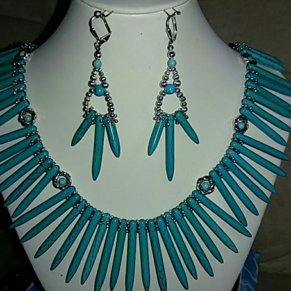 NECKLACE & EARRING SET