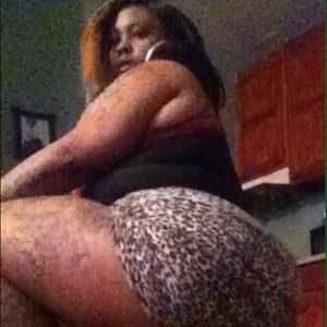 Meet your Posher, Ebony