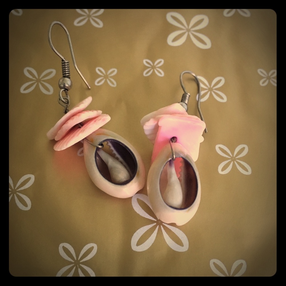 Pink shell 🐚 Earrings