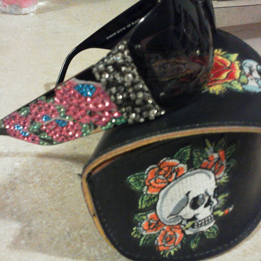 EdHardy Medusa sunglasses w/ case