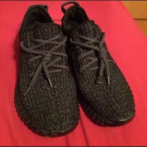 Yeezy 350 boost pirate black