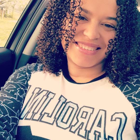 Meet your Posher, Danielle - Picture 1 of 1