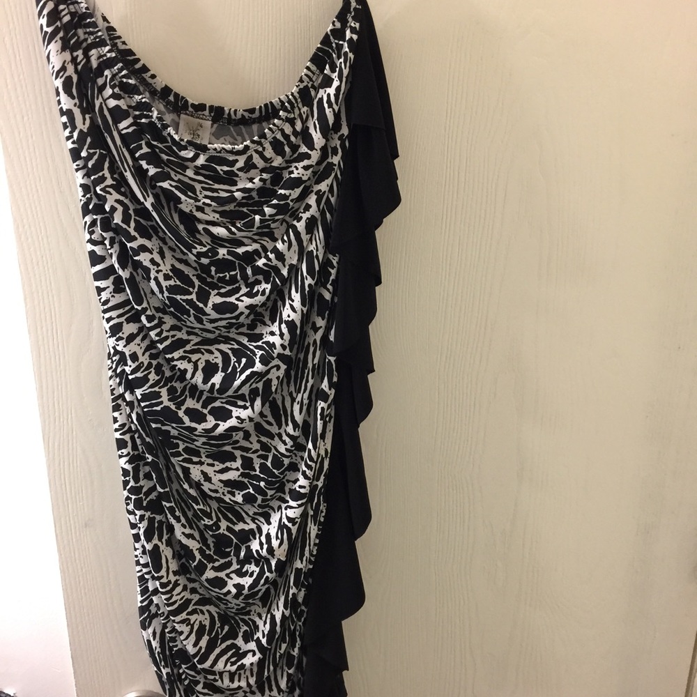 Black and white strapless dress