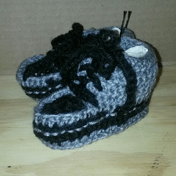 Converse Style Crochet Baby Booties