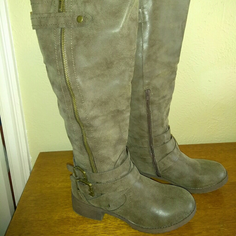 Brand new W/ box Boots