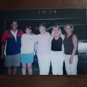 Meet your Posher, Leigh