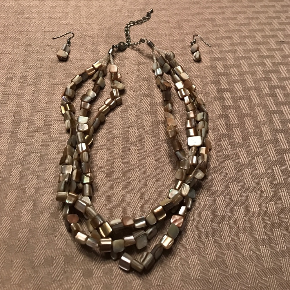 Necklace and earrings set
