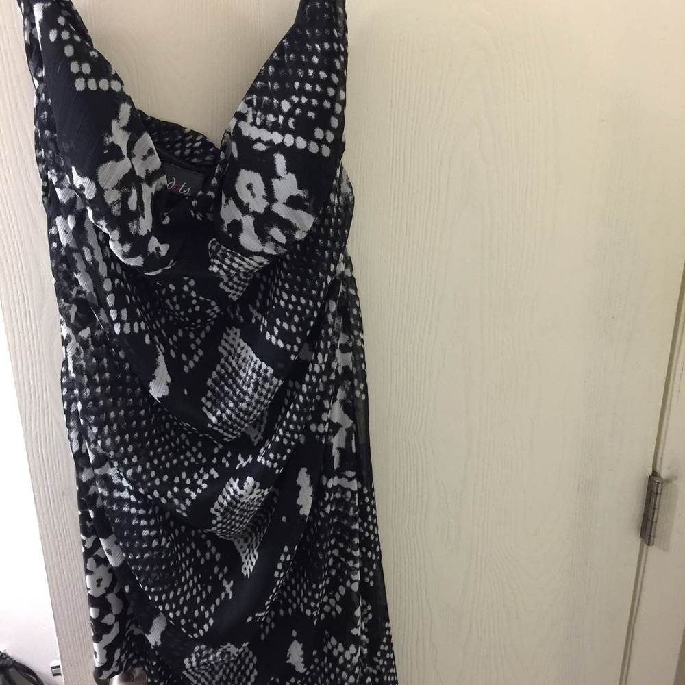 Black and white snake skin design strapless dress