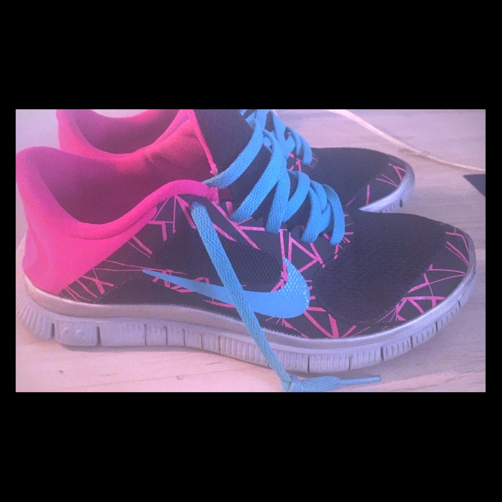 Nike Free Run 4.0 V3 Size 7 Barely Worn - image 1