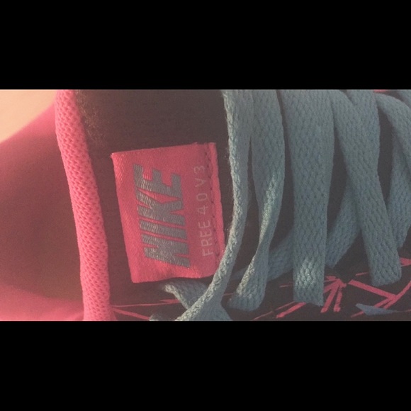 Nike free run 4.0 V3 size 7 barely worn - Picture 3 of 4