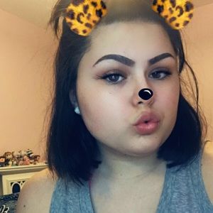 Meet your Posher, Dena