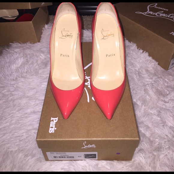Christian Louboutin - Picture 2 of 8