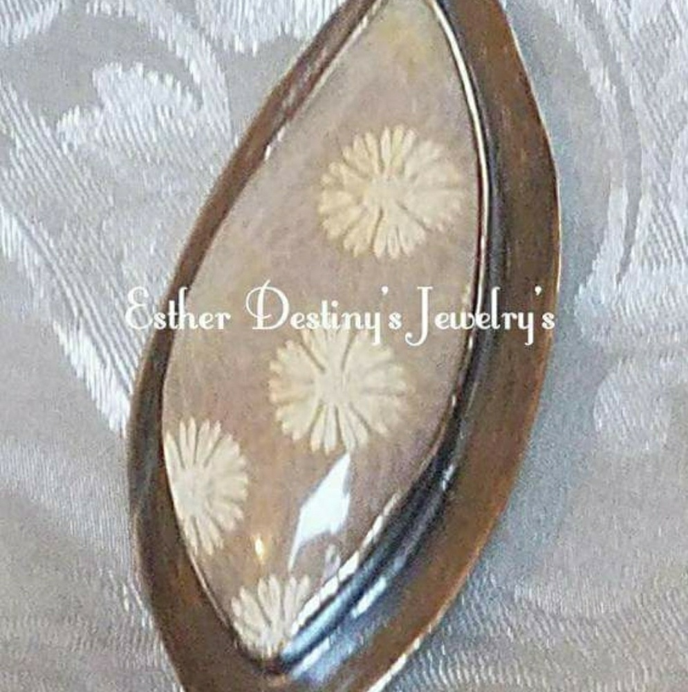 Boho Peach Coral Fossil with  White Daisies
