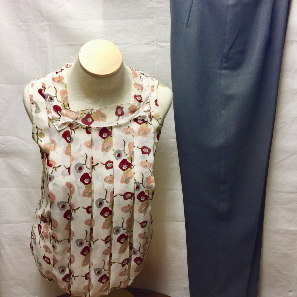 2pc Outfit on sale for work or just going out.