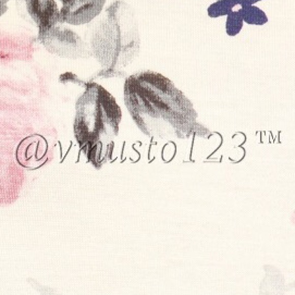 ‼️LAST 1 SZ L- IVORY FLORAL TOP WITH POCKETS - Picture 5 of 5