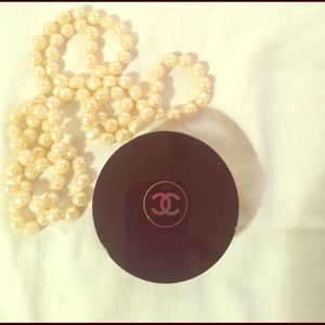 Soleil Tan de Chanel Bronzing Makeup Base