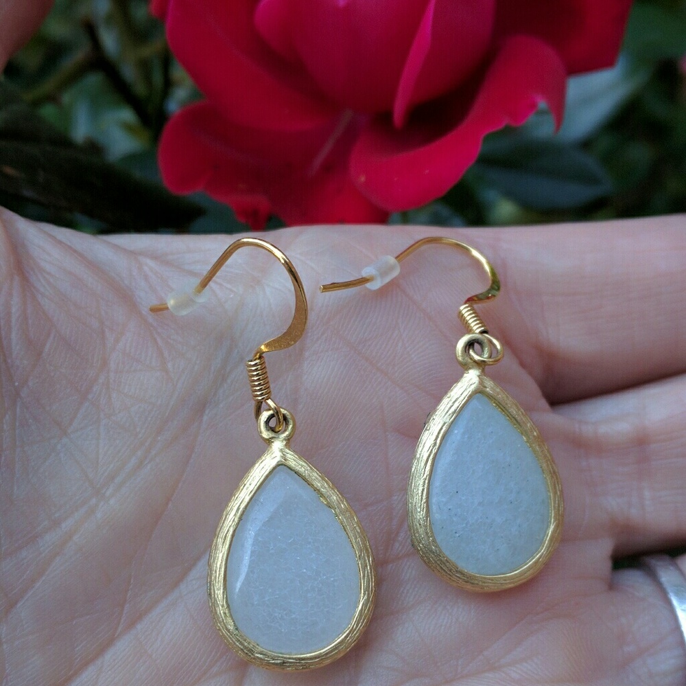 Delicate drop earrings