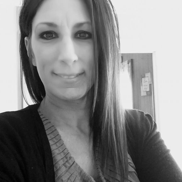 Meet your Posher, Tracia - Picture 1 of 1