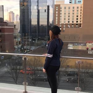 Meet your Posher, Riri