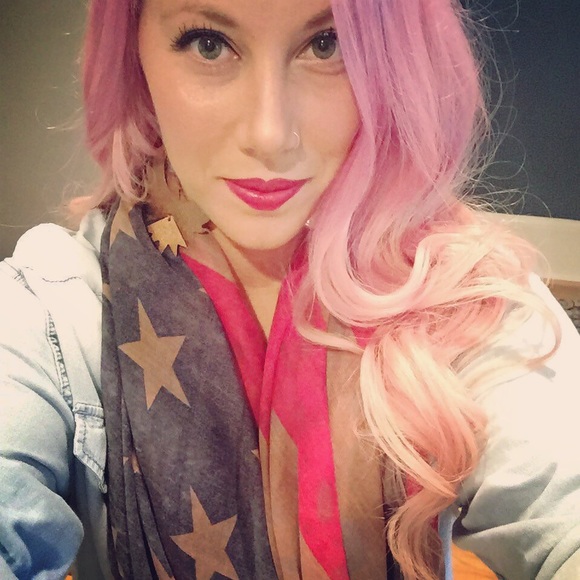 Meet your Posher, Holly - Picture 5 of 8