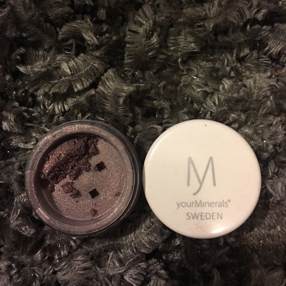 Your minerals brown hypnotic pigment powder