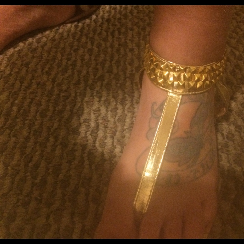 Sanders gold size 8