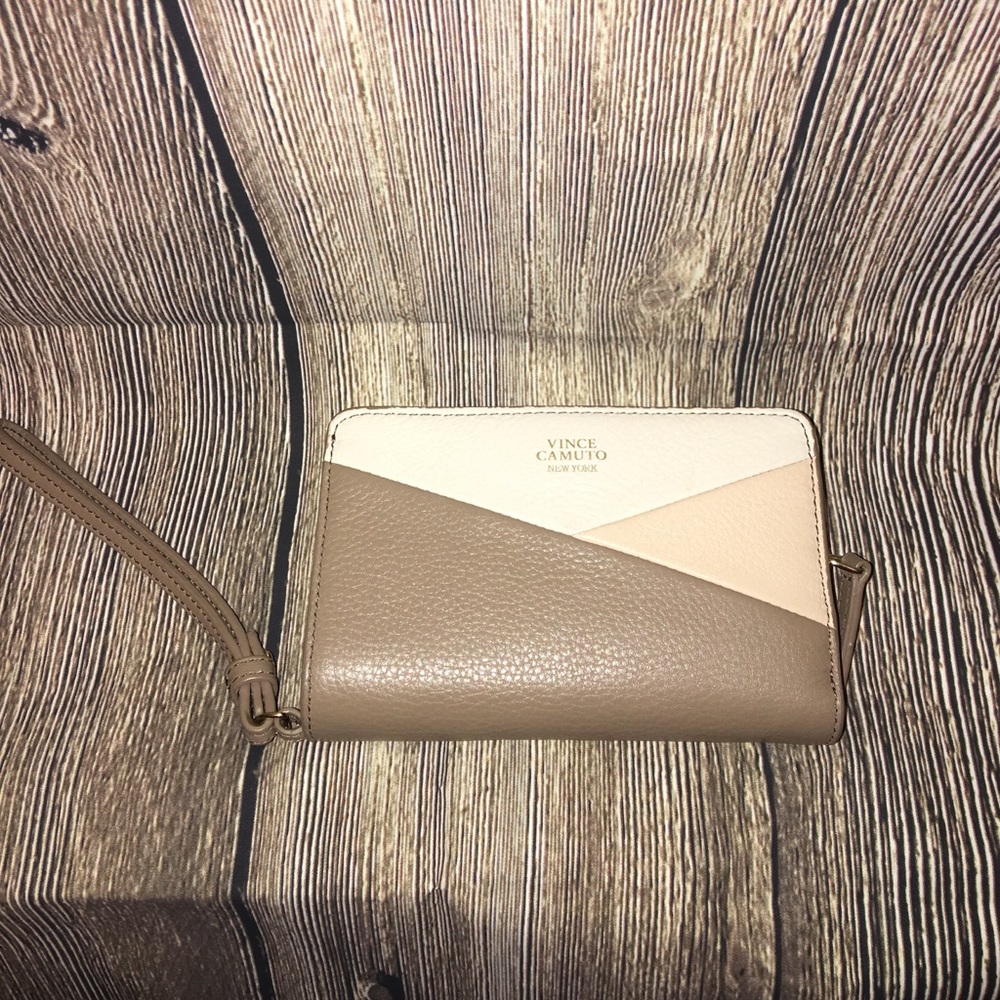 Vince Camuto Katya Wristlet MilkSilverAlmond Milk