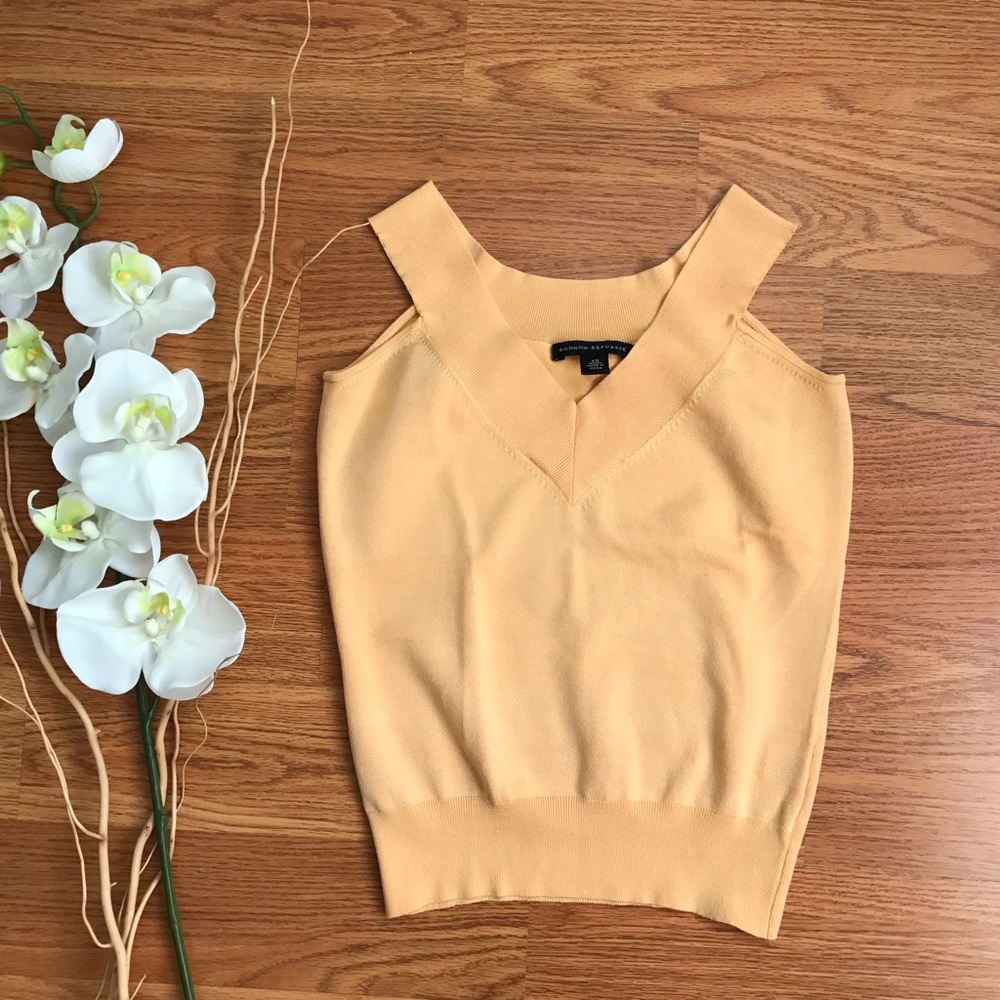 Banana Republic Black Label V Neck Crop Shirt XS