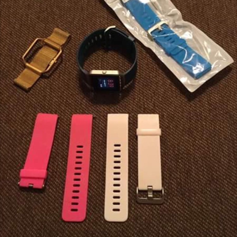 Fitbit Blaze with five straps
