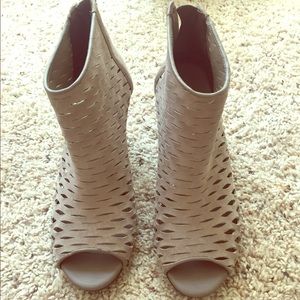Tan Peep toe thick heel
