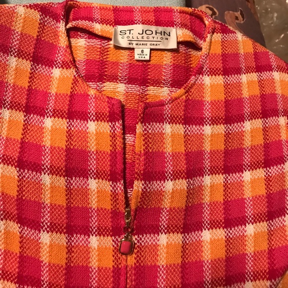 St. John suit - Picture 5 of 7