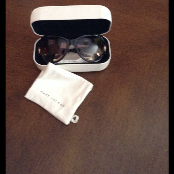 Marc Jacobs Collection Tortoise Sunglasses - Picture 1 of 3