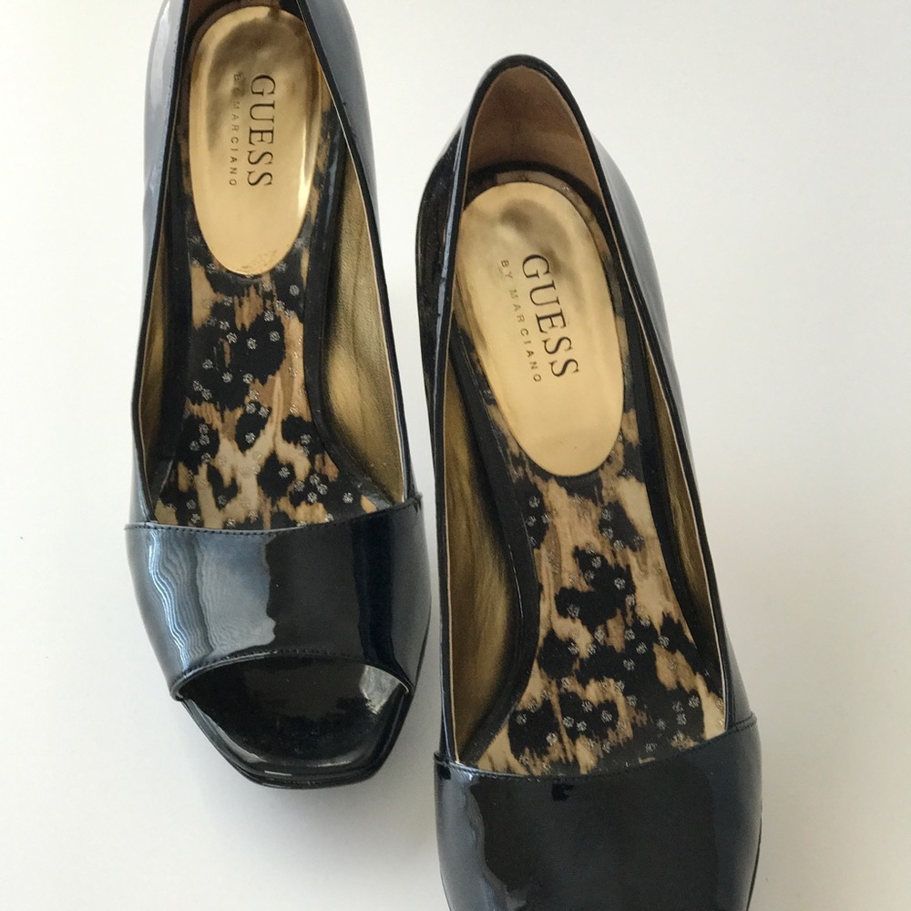 Black patent leather Guess heels