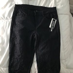 Lord & Taylor Women's skinny jeans - size 26