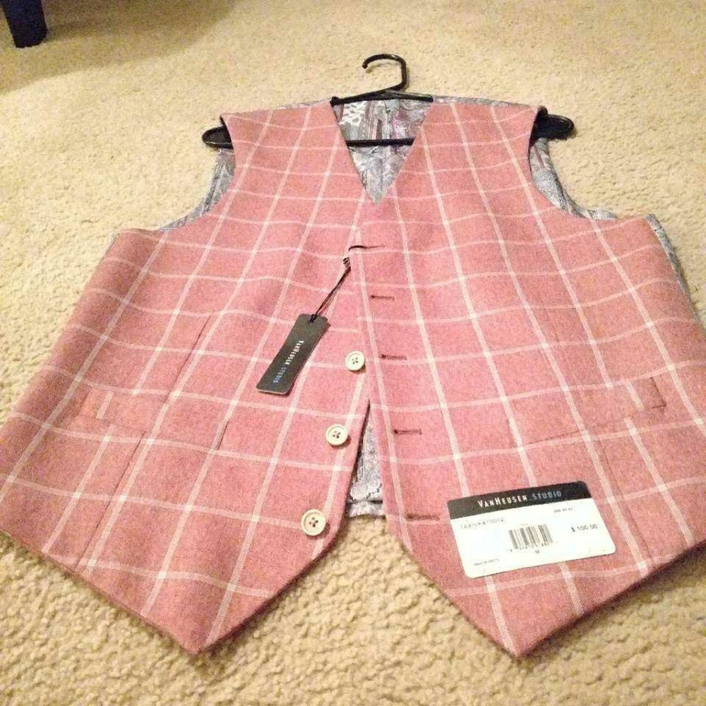 Men's Van Heusen Pink Checkered Vest ($100 retail)