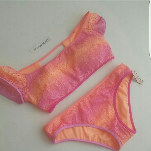 Victoria's Secret MEDIUM BIKINI BUNDLE NWT