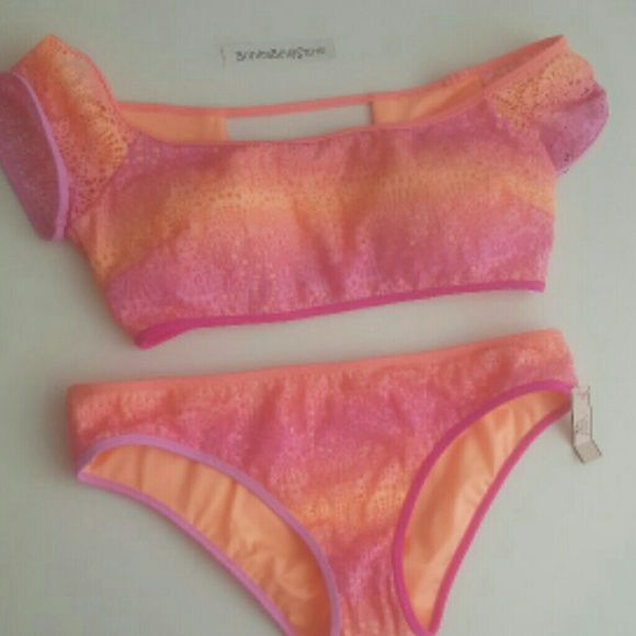 Victoria's Secret MEDIUM BIKINI BUNDLE NWT