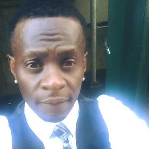 Meet your Posher, Effay