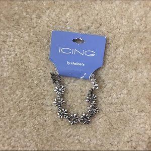 NWT Claire's Fleur De Lis Bracelet