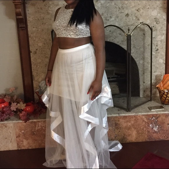 Prom or formal dress 👗 - Picture 1 of 3