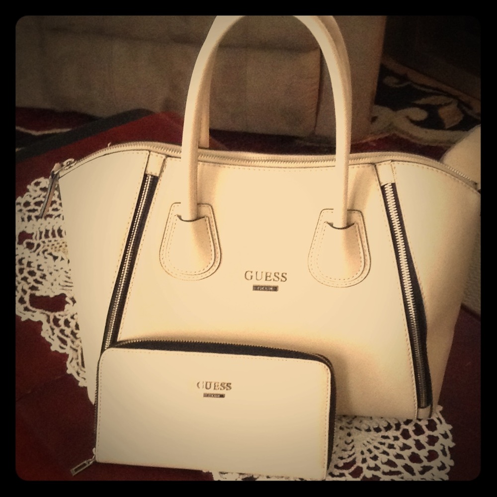 Cream Guess Handbag and Wallet