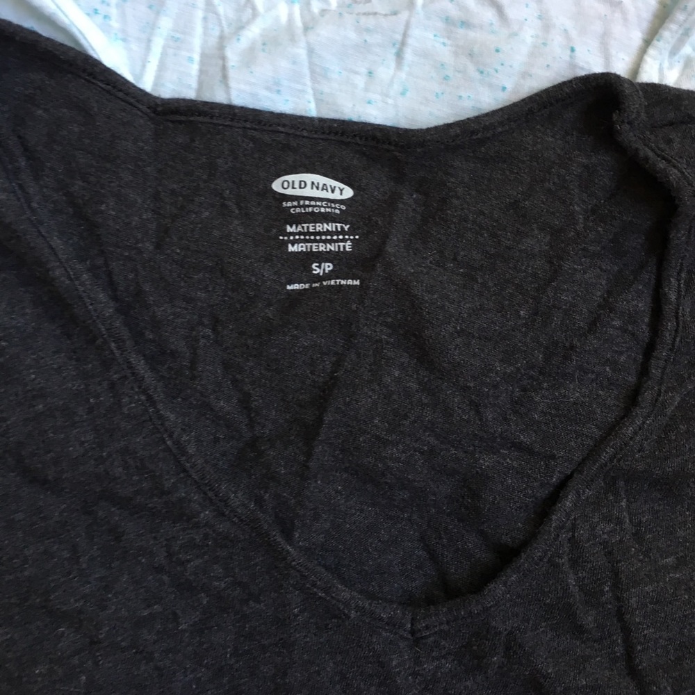 4 Old Navy Maternity Tee Bundle - Picture 4 of 6